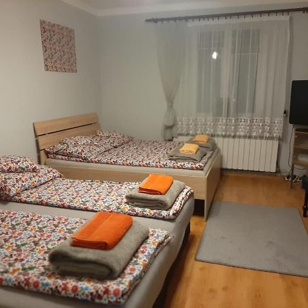 Dom Pod Mareszka Bed & Breakfast Bartne Bagian luar foto